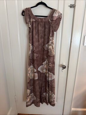 Vintage Hawaiian Floral Brown Maxi Dress with Cap Sleeves